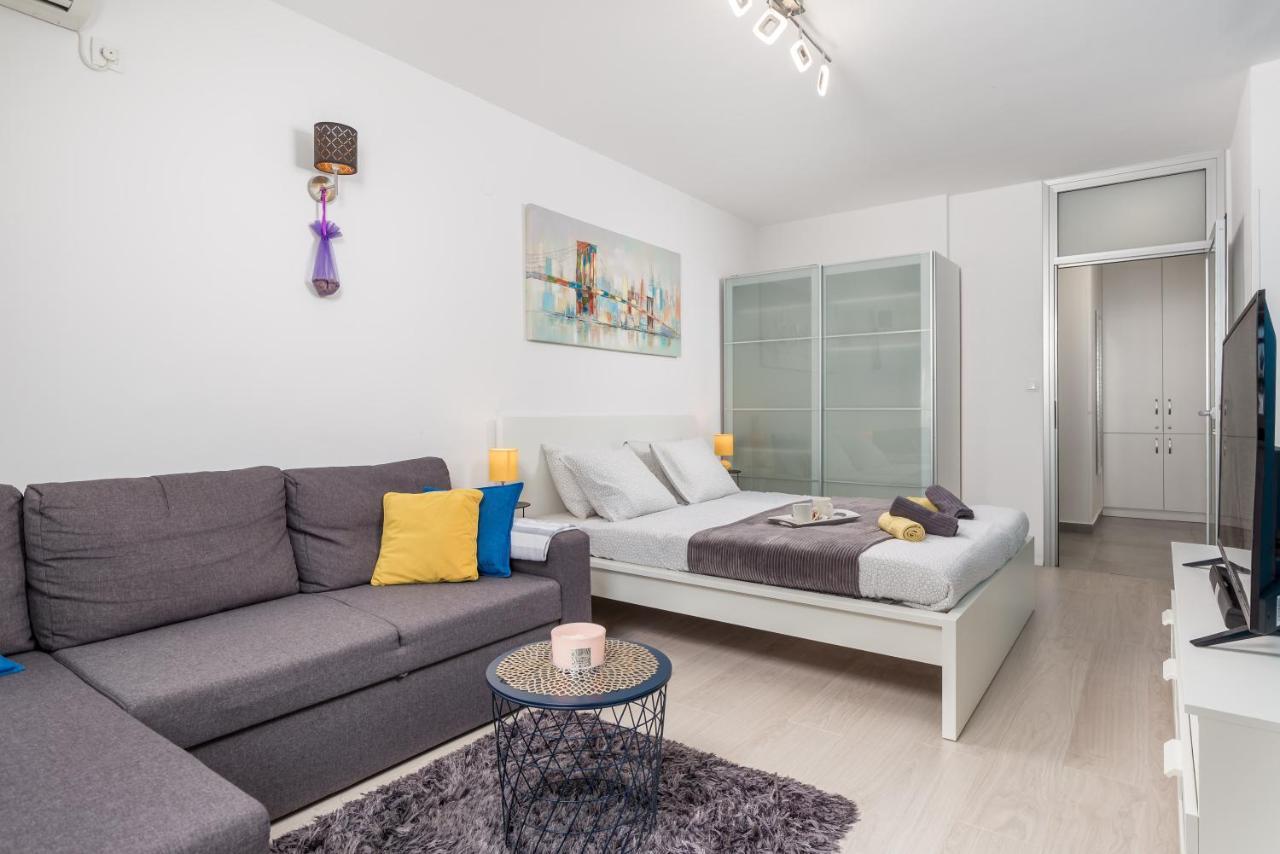 Sunny Studio Apartment With Balcony Риека Экстерьер фото